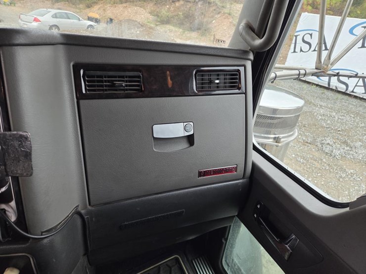 #1701-•-2013-kenworth-t800-log-truck-image-92