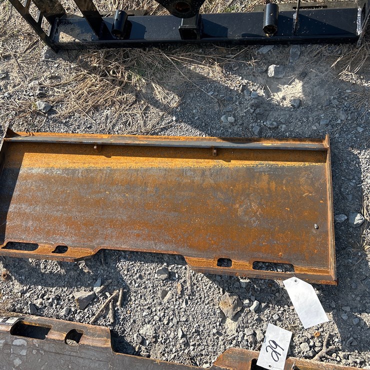 #28 • (1) HD SKID STEER MOUNT PLATE