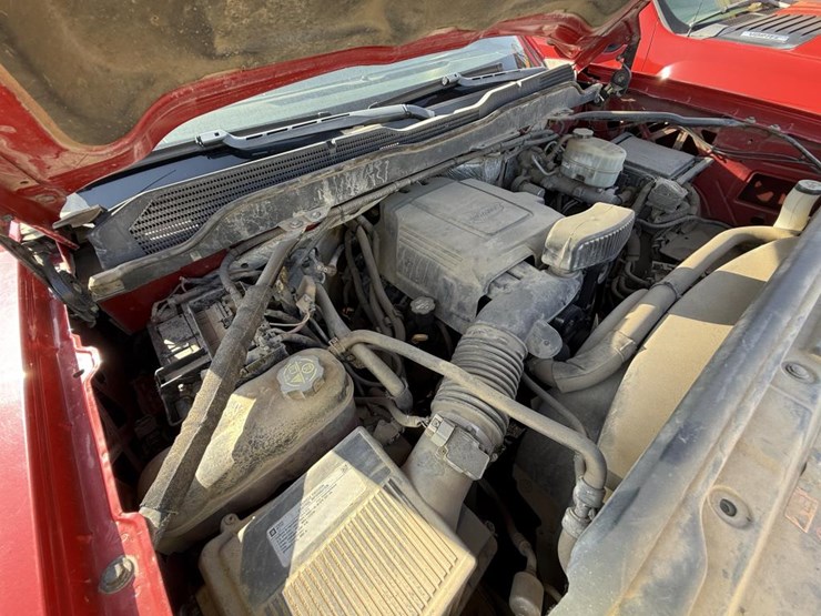 #2114-•-2015-chevrolet-silverado-2500hd-4x4-pickup-truck-image-33