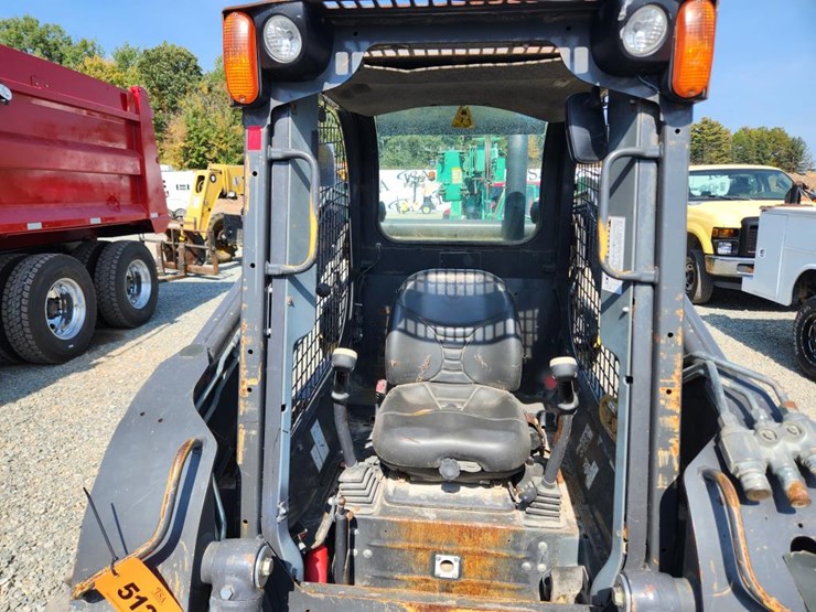 2012-new-holland-l223-image-31