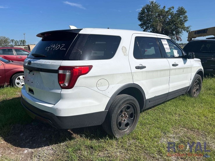 2017-ford-explorer-image-2
