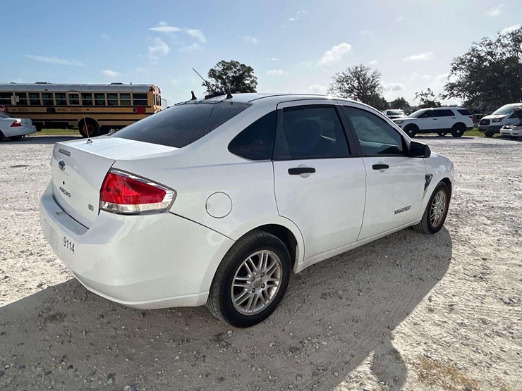 2008-ford-focus-sel-sedan-image-3