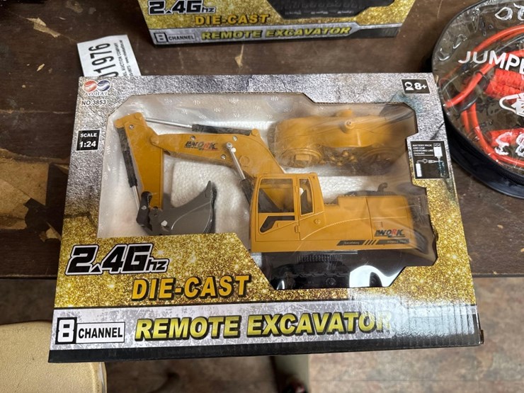 unused-toy-die-cast-remote-controlled-excavator-image-1