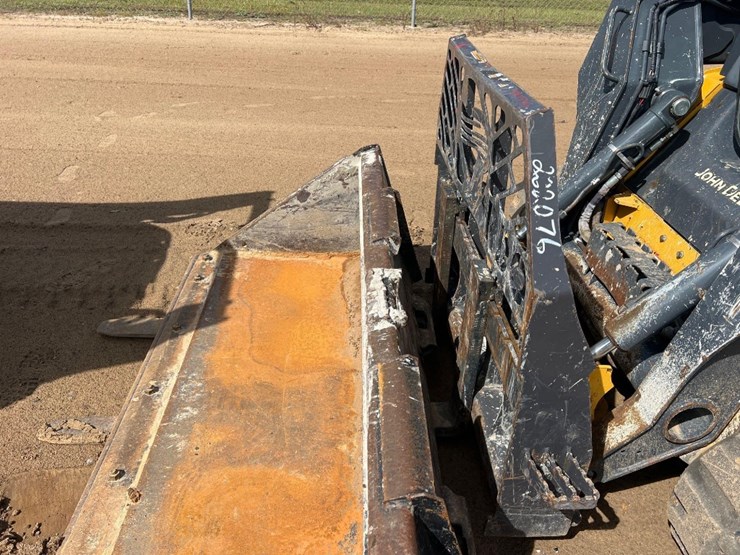 2021-deere-325g-image-22