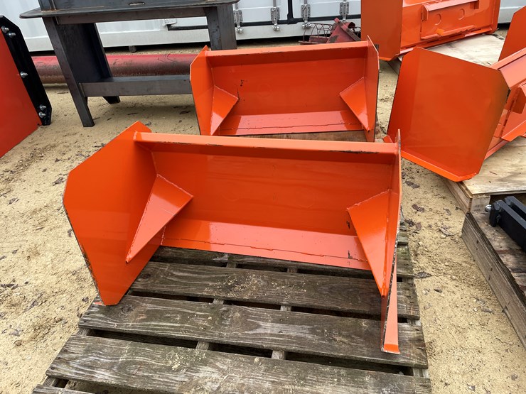 #2022-•-new-kc-mini-38"-snow-pusher-image-2