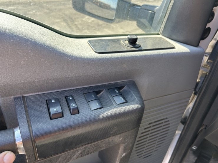 2013-ford-f250-sd-image-28