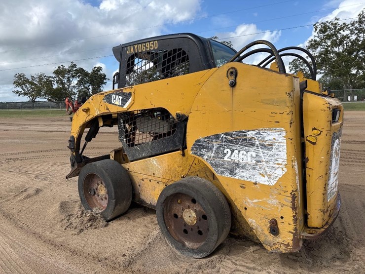 2012-caterpillar-246c-image-8