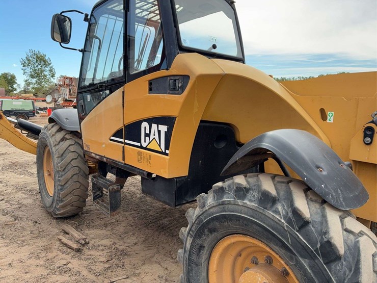 2004-caterpillar-th560b-image-22