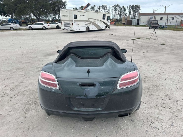 2007-saturn-sky-convertible-coupe-image-17