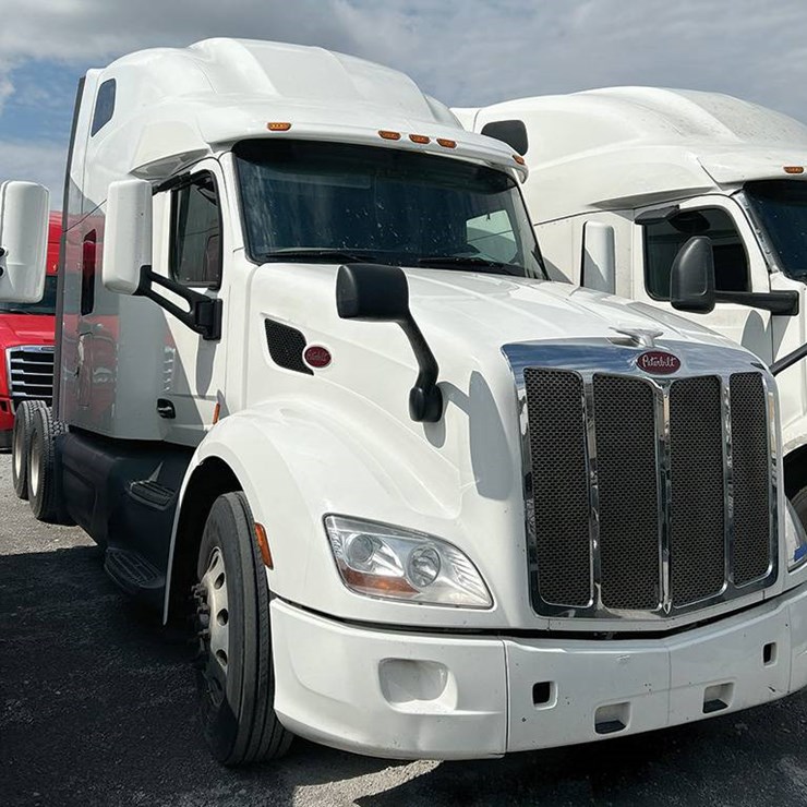 2022 PETERBILT 579