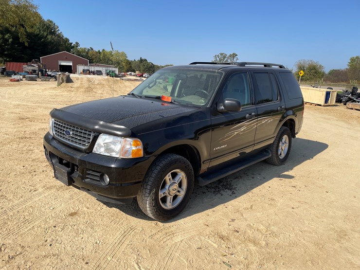 2004-ford-explorer-image-1