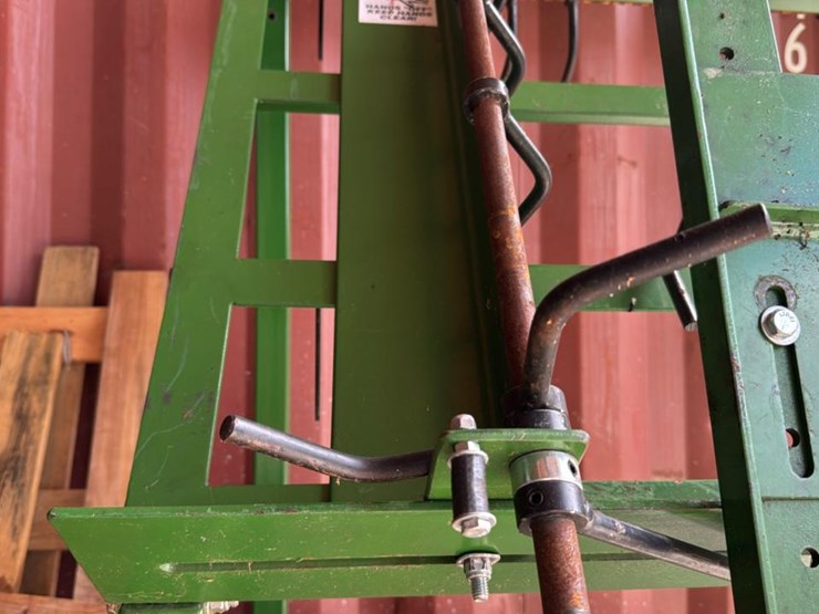 #108-•-2025-pallet-framing-table-image-10
