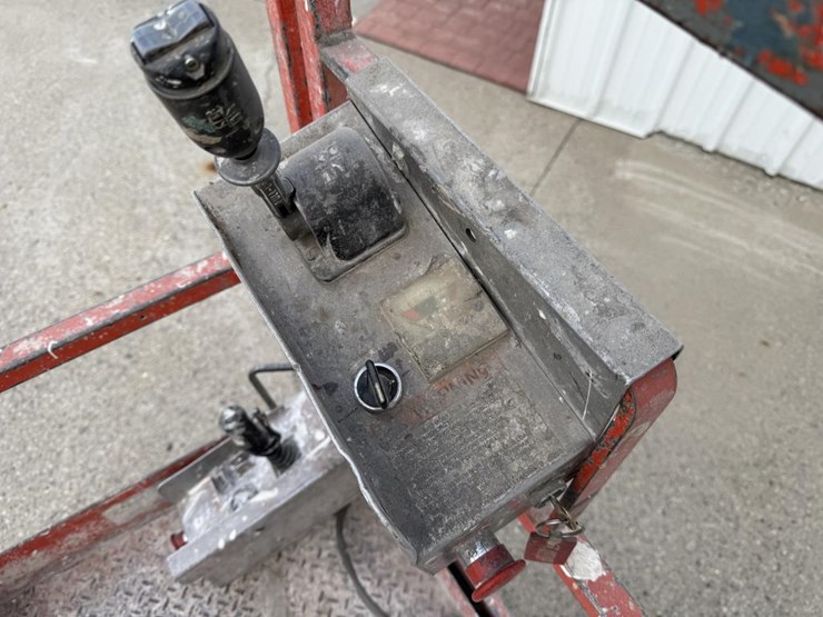 #2147-•-1996-skyjack-sj-3220-scissor-lift-image-22