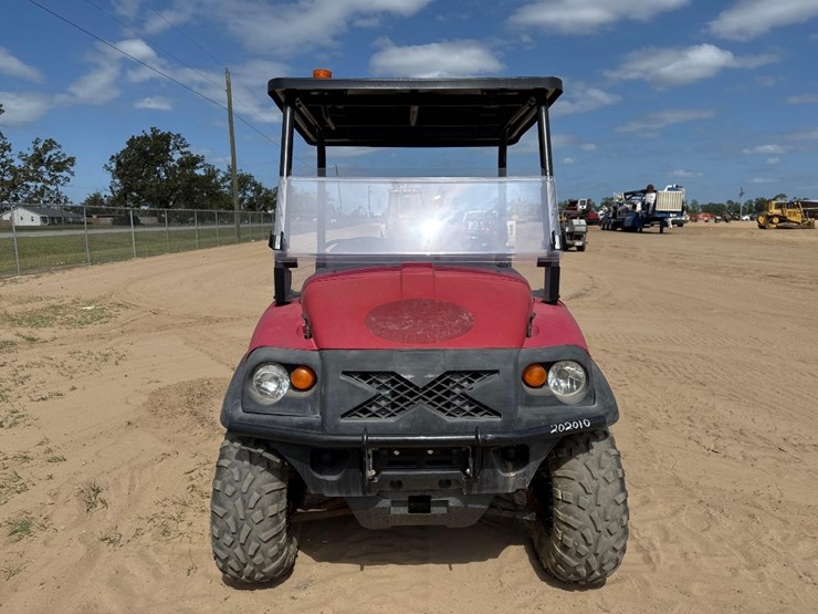 club-car-intell-trak-4x4-utv-image-3