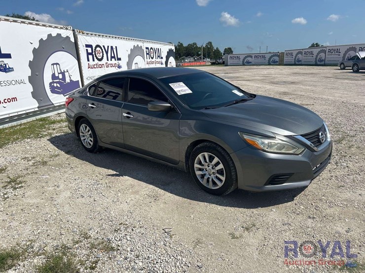 2016-nissan-altima-2.5-sedan-image-2