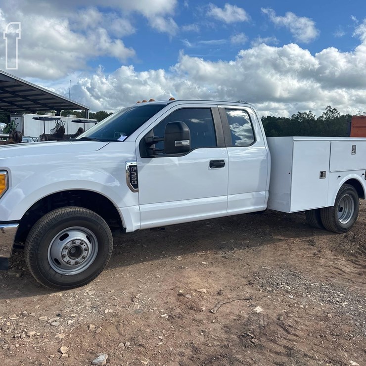 2017 FORD F350 XL