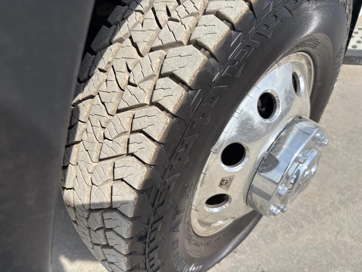 2015-dodge-ram-3500-image-21