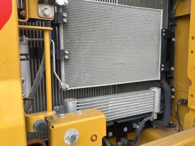 2019-caterpillar-320-image-20