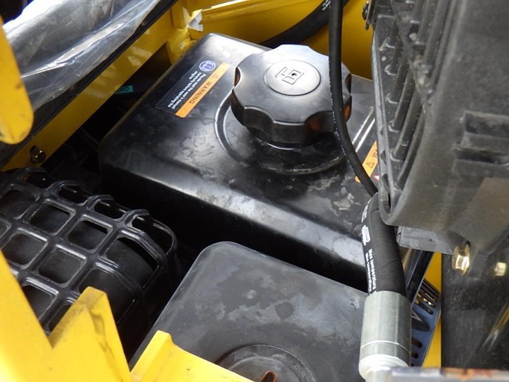 2025-infront-yf480-skid-steer-tracked-loader-image-8
