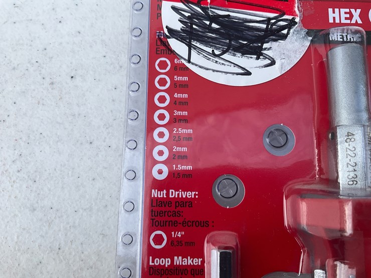 #1583-•-milwaukee-screw-driver-and-pry-bar-image-2