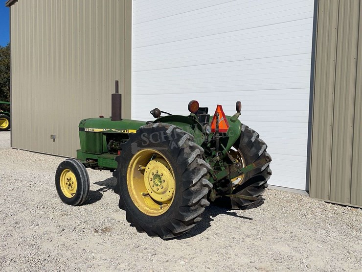 john-deere-2240-image-37