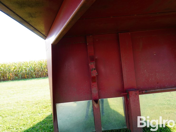 1988-bp-6.5'x12'-s/a-livestock-trailer-image-14