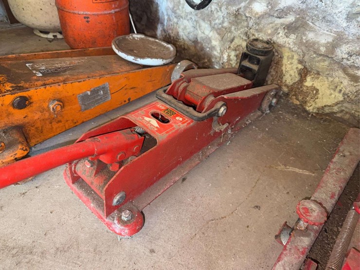 hydraulic-floor-jack-image-7