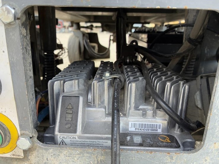 skyjack-sj-3219-scissor-lift-image-7