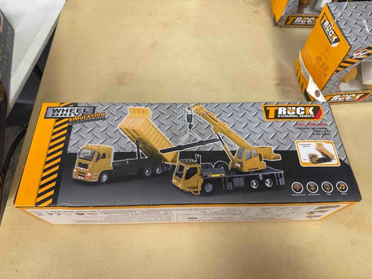 unused-toy-remote-controlled-crane-truck-image-2