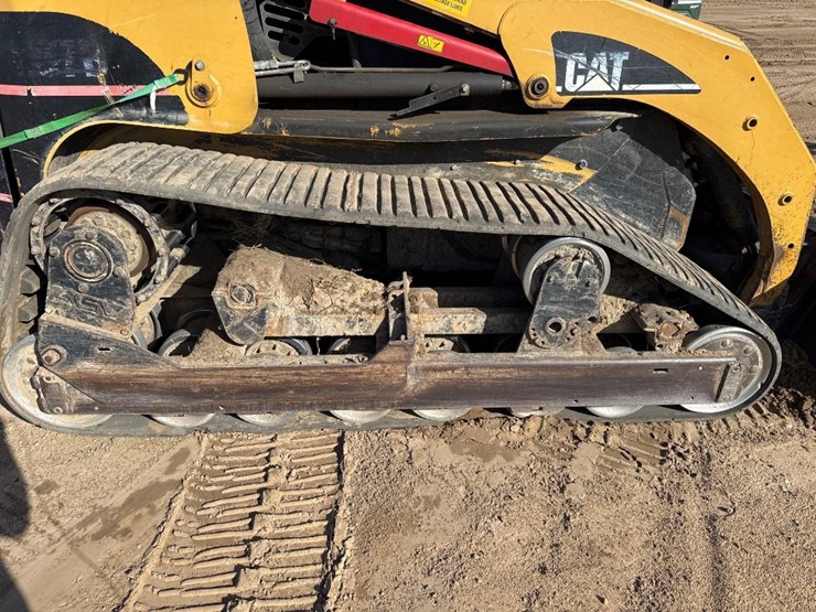 2005-caterpillar-267b-image-9