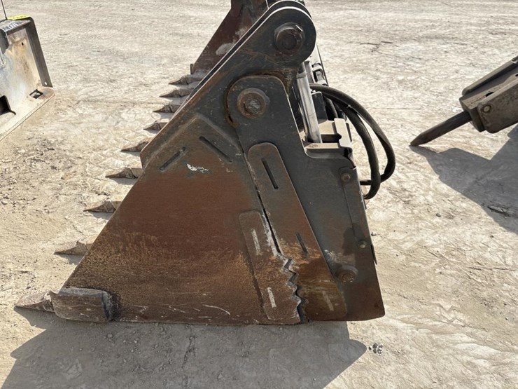 #5065-•-approx-84"-bobcat-combination-bucket-image-3