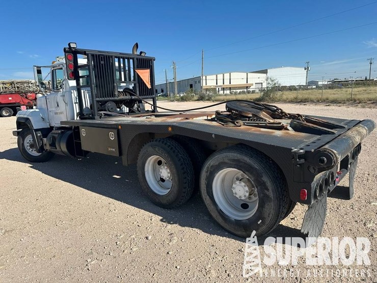 (x)-(11-4)-2003-mack-rd-t/a-winch-truck,-vin-1m2p2-image-2