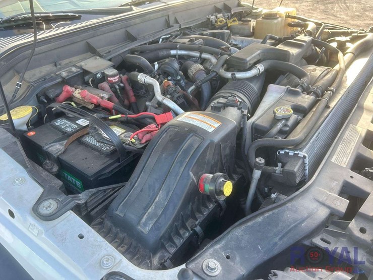 2014-ford-f550-image-40