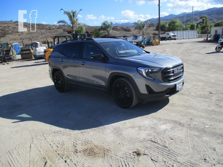 2021-gmc-terrain-slt-image-2