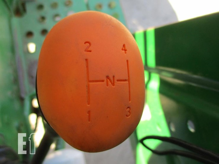2011-john-deere-5055d-image-11
