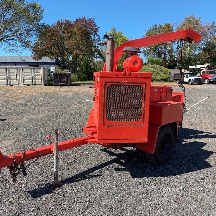 EEGER-BEEVER TOW BEHIND WOOD CHIPPER