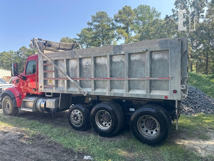 2017-peterbilt-567-image-4