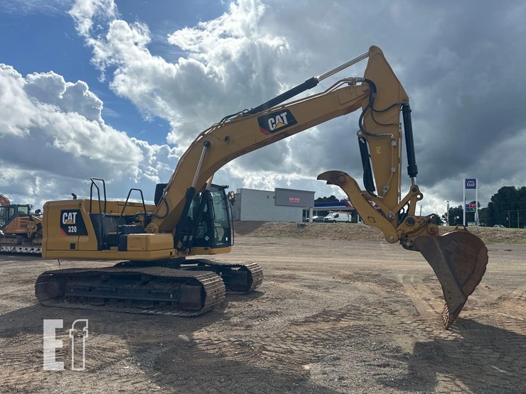 2019-caterpillar-320-image-7