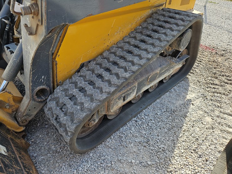 2018-deere-325g-image-22