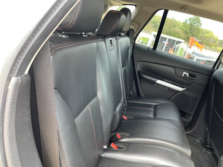2011-ford-edge-image-50