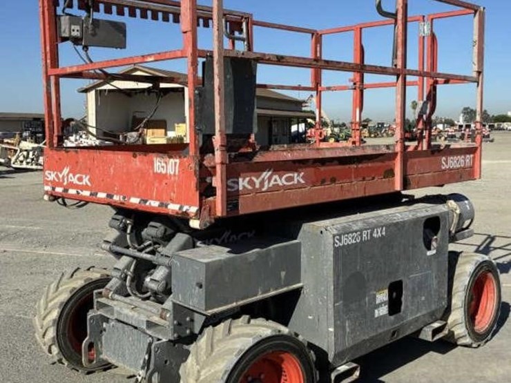 2017-skyjack-sj6826rt-image-1