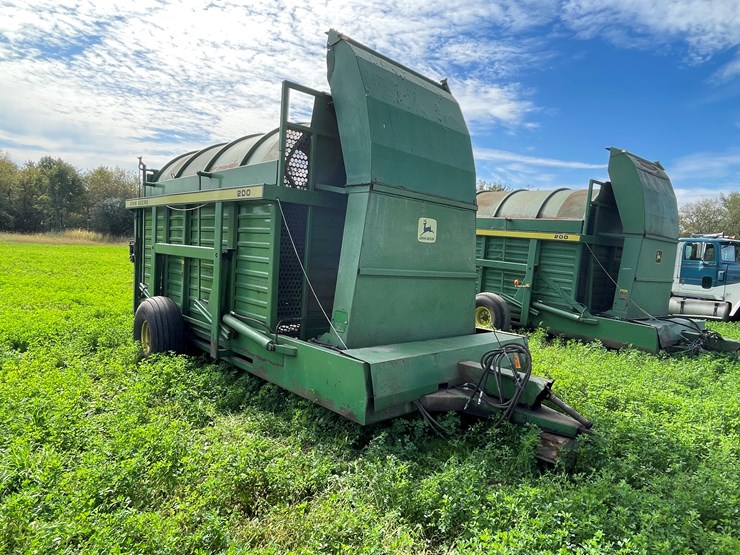 john-deere-200-image-3