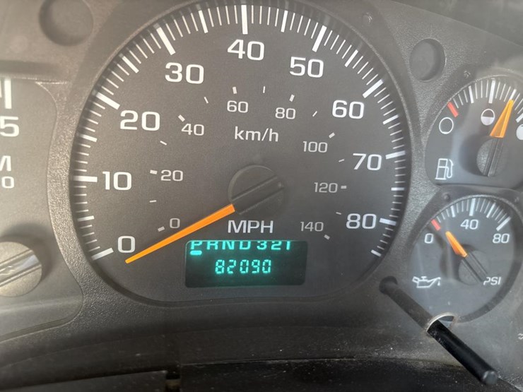 #5081-•-2005-gmc-c4500-4x4-single-axle-dump-truck-image-37