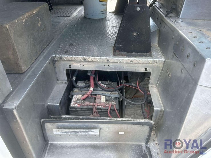 2014-freightliner-mt55-image-31