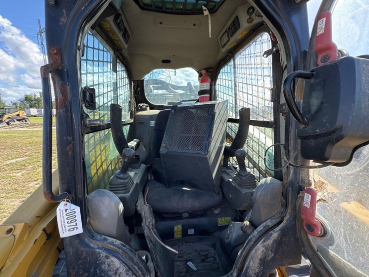 2020-caterpillar-299d3-xe-image-18