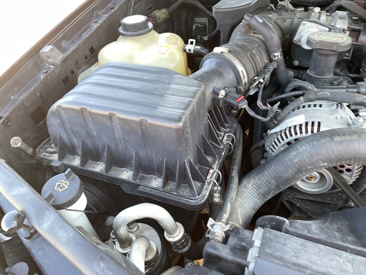 2004-ford-explorer-image-80