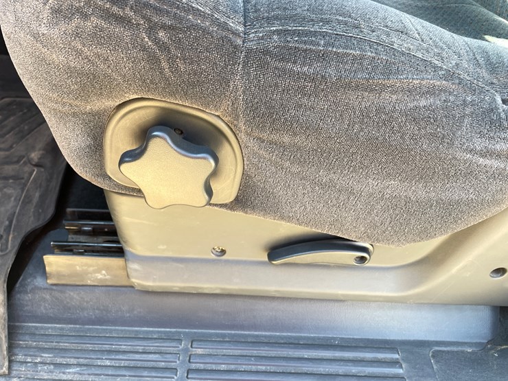 2002-chevrolet-silverado-2500hd-image-72