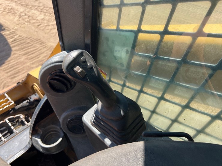 2019-caterpillar-289d3-image-27