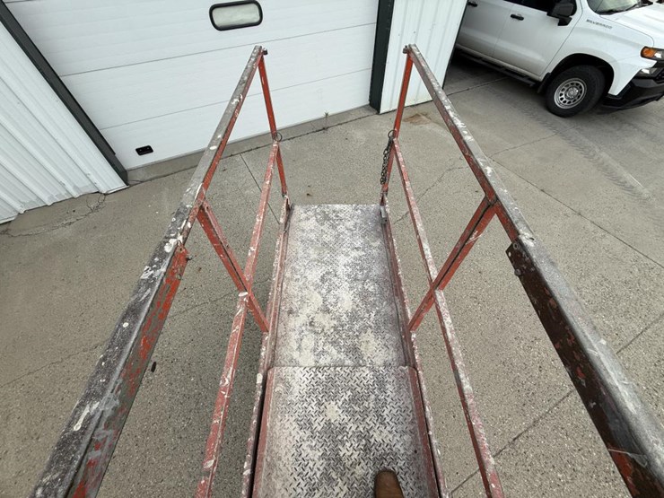 #2147-•-1996-skyjack-sj-3220-scissor-lift-image-24