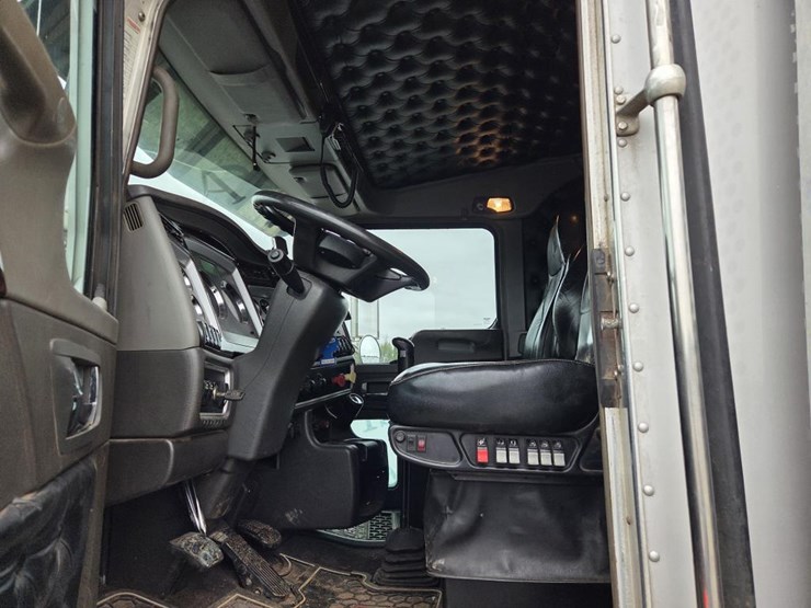 #1701-•-2013-kenworth-t800-log-truck-image-90